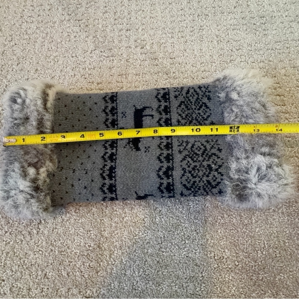 Women’s Gray Knit Hand Warmer Black Faux Fur Fleece Lined Muff Warm Winter Deer - Picture 7 of 8
